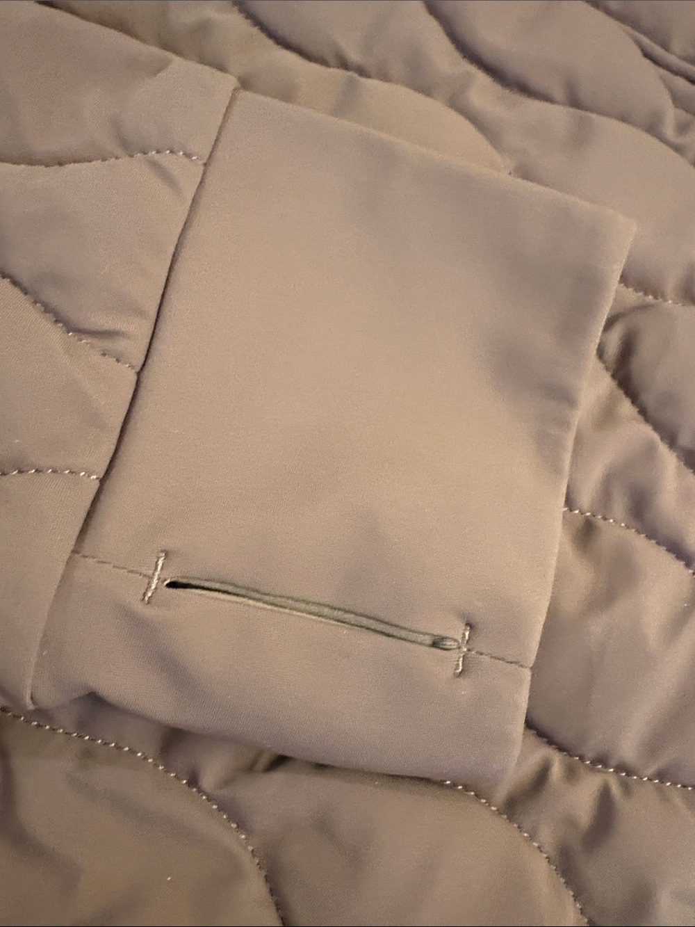 NWT [Halara] PuffFlex Long Sleeve Thumb Hole Quilted Jacket Brown Women’s L - Picture 8 of 16